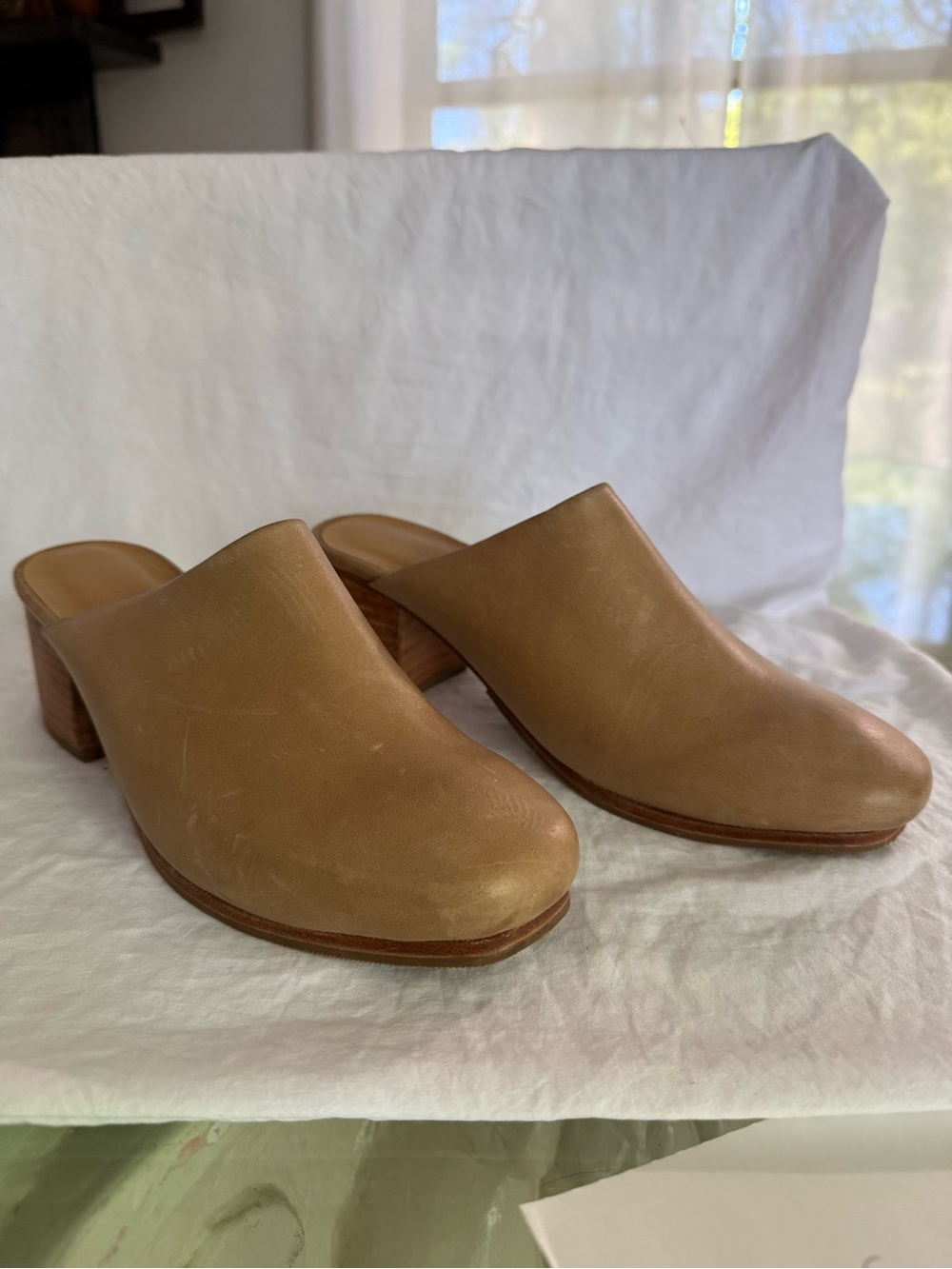 Nisolo Women’s Tan Leather Mule Heels - imperfect